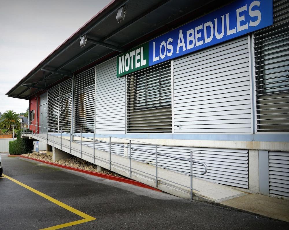 Motel Los Abedules Овиедо Екстериор снимка