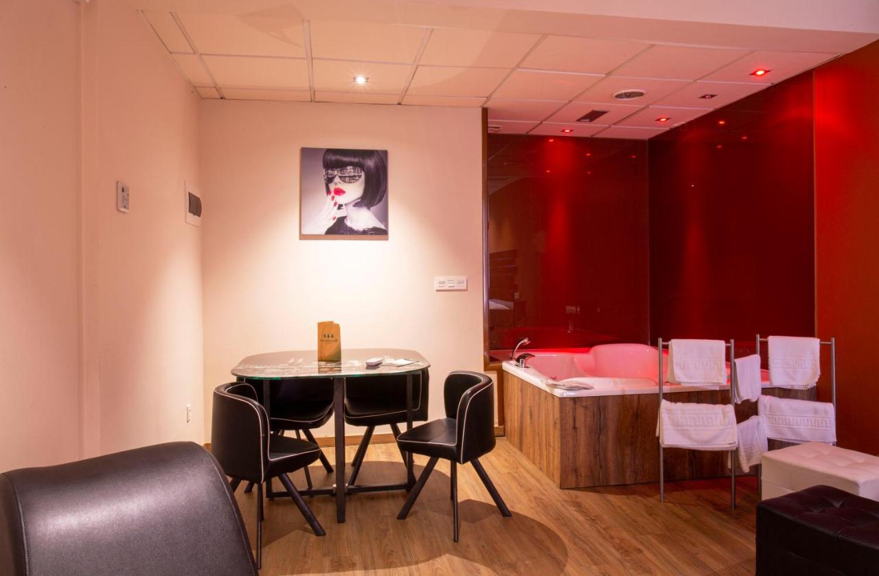 Motel Los Abedules Овиедо Екстериор снимка