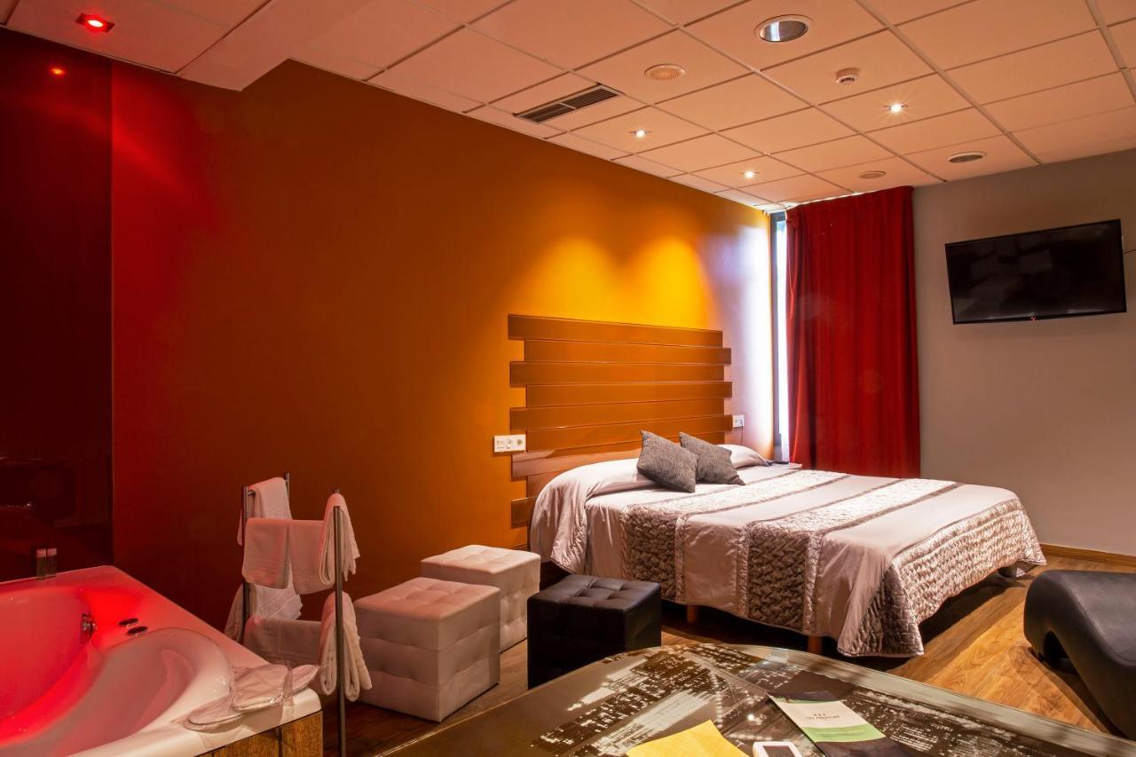 Motel Los Abedules Овиедо Екстериор снимка
