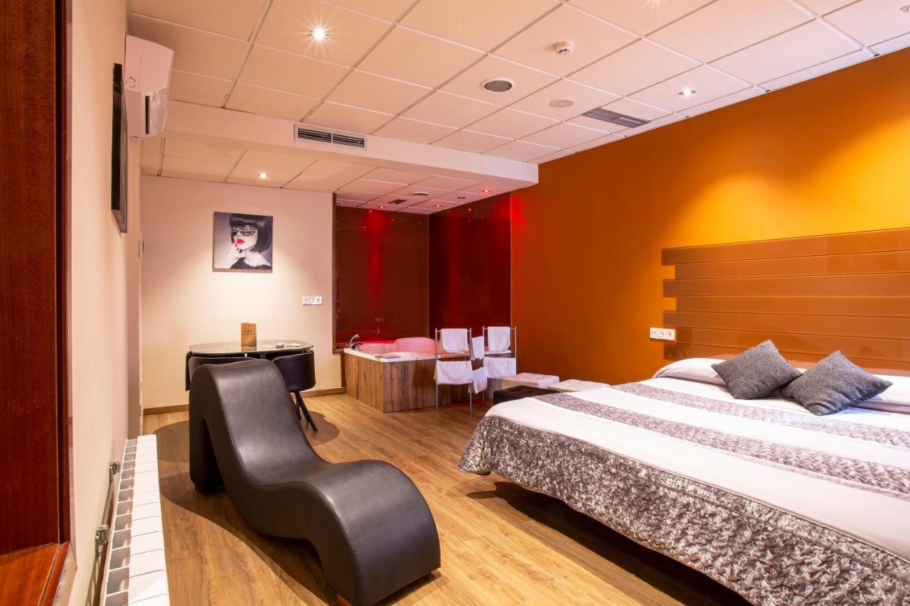 Motel Los Abedules Овиедо Екстериор снимка