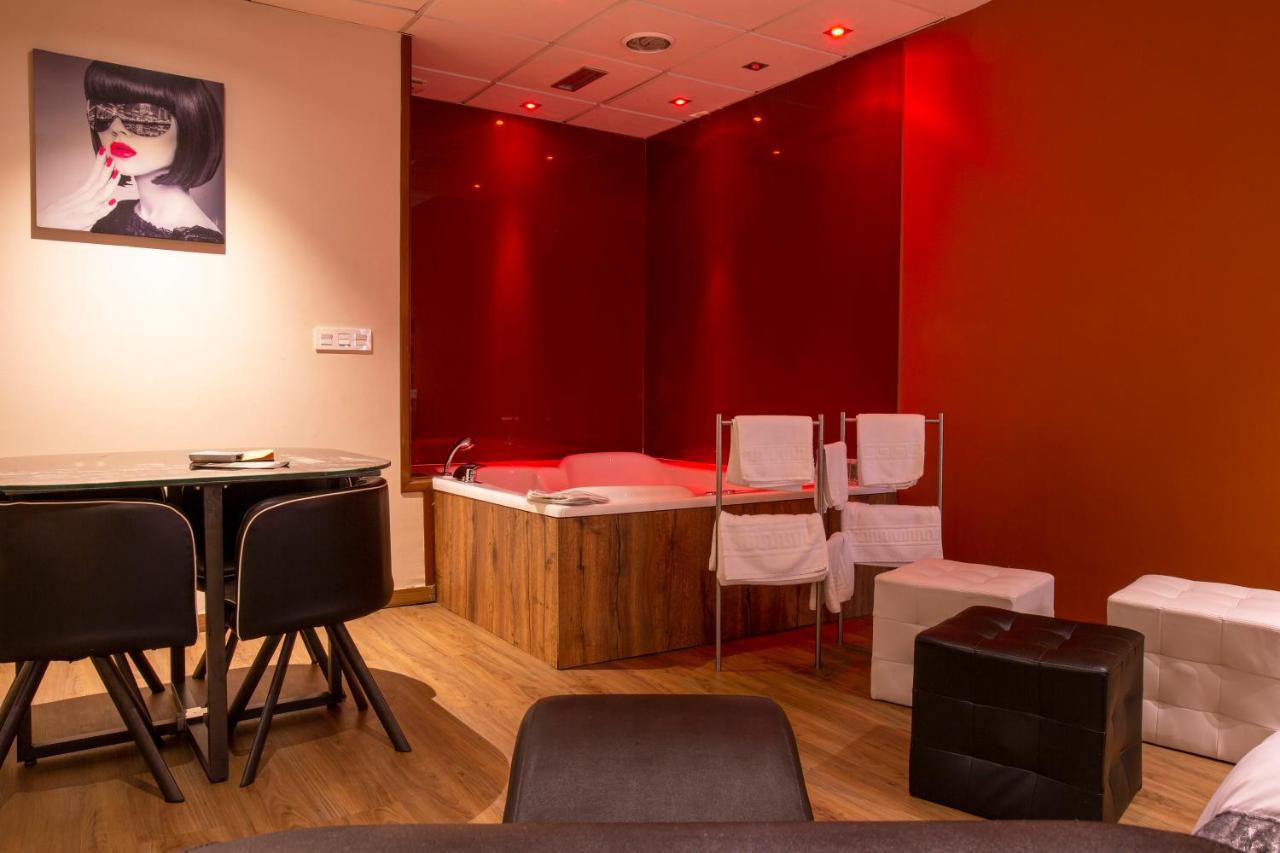 Motel Los Abedules Овиедо Екстериор снимка