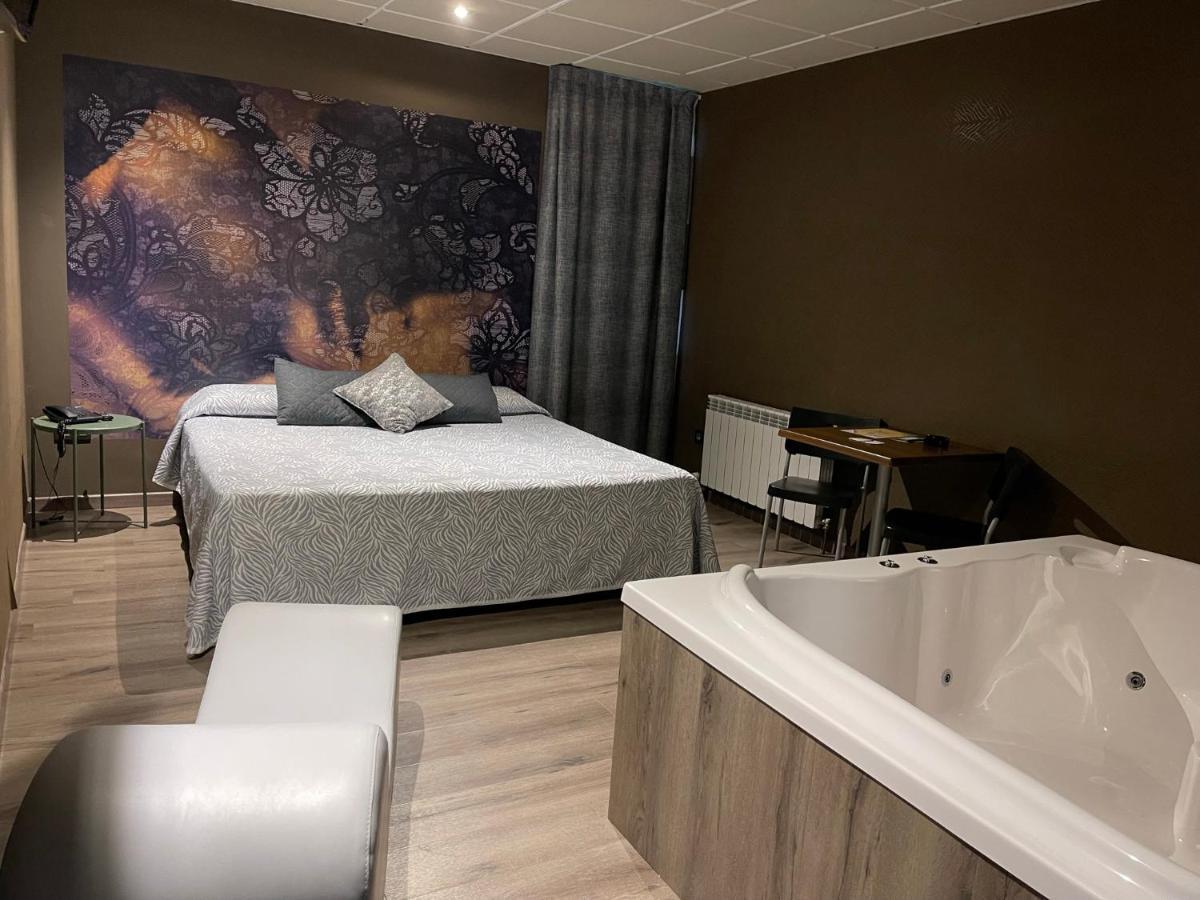Motel Los Abedules Овиедо Екстериор снимка