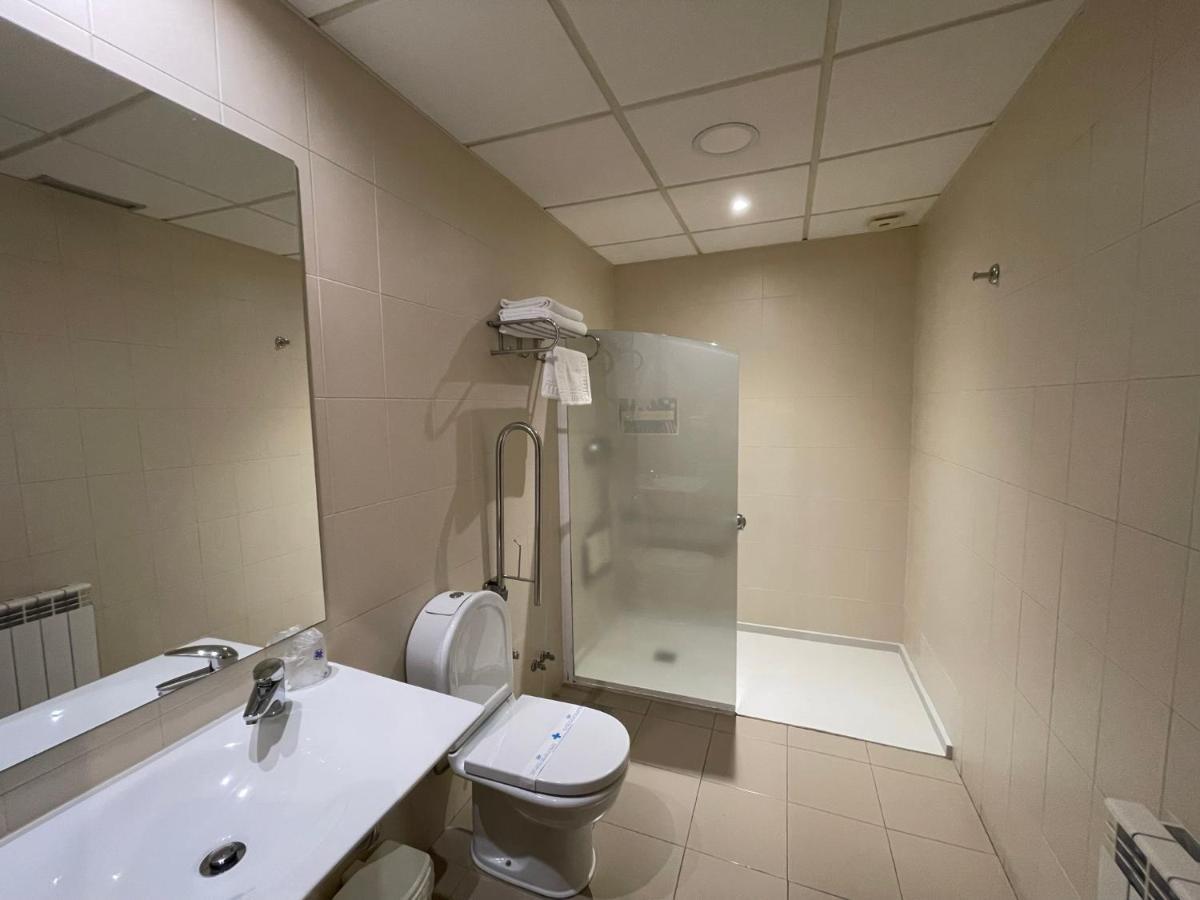 Motel Los Abedules Овиедо Екстериор снимка