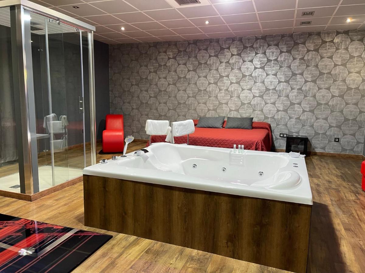 Motel Los Abedules Овиедо Екстериор снимка