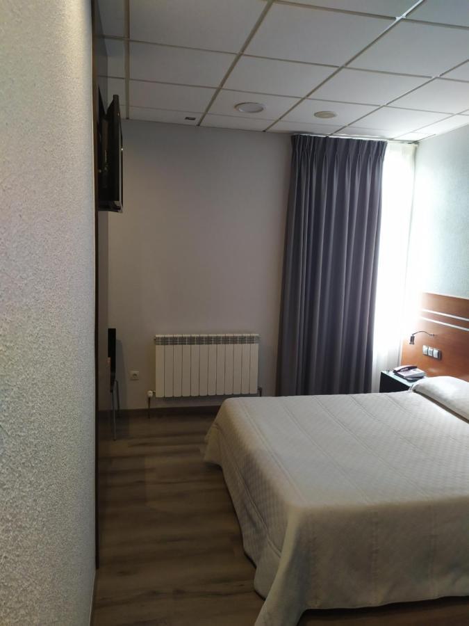 Motel Los Abedules Овиедо Екстериор снимка