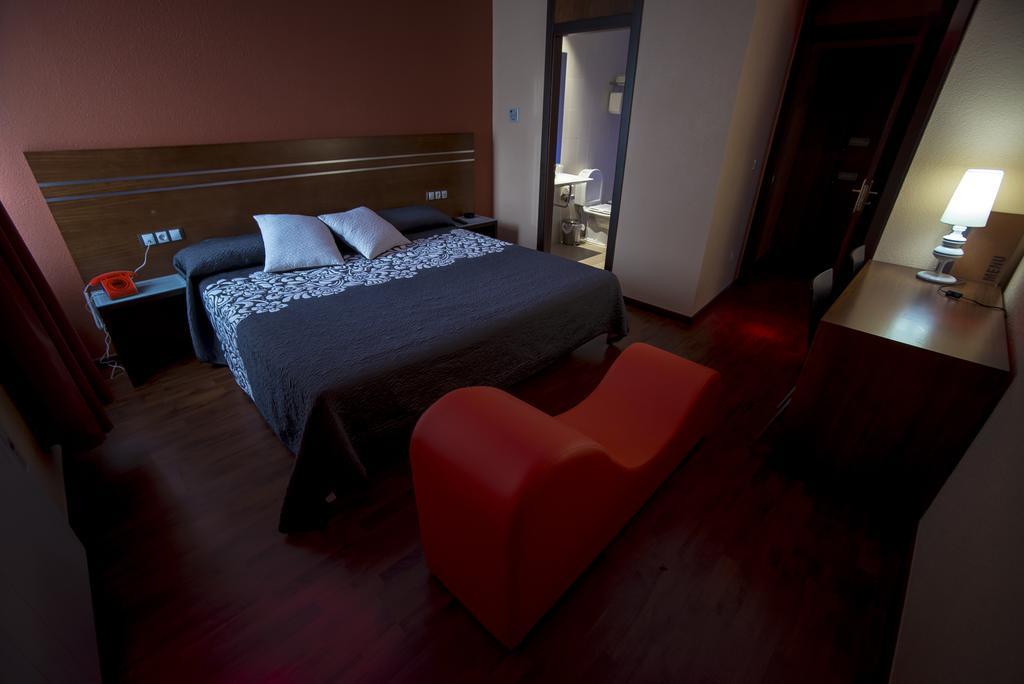 Motel Los Abedules Овиедо Стая снимка