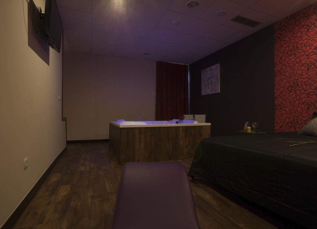 Motel Los Abedules Овиедо Екстериор снимка