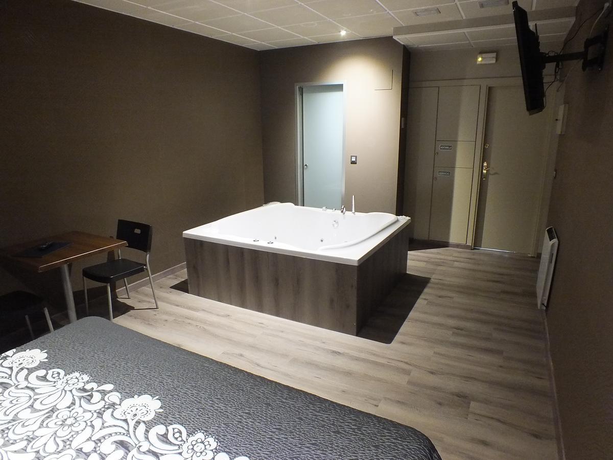 Motel Los Abedules Овиедо Екстериор снимка