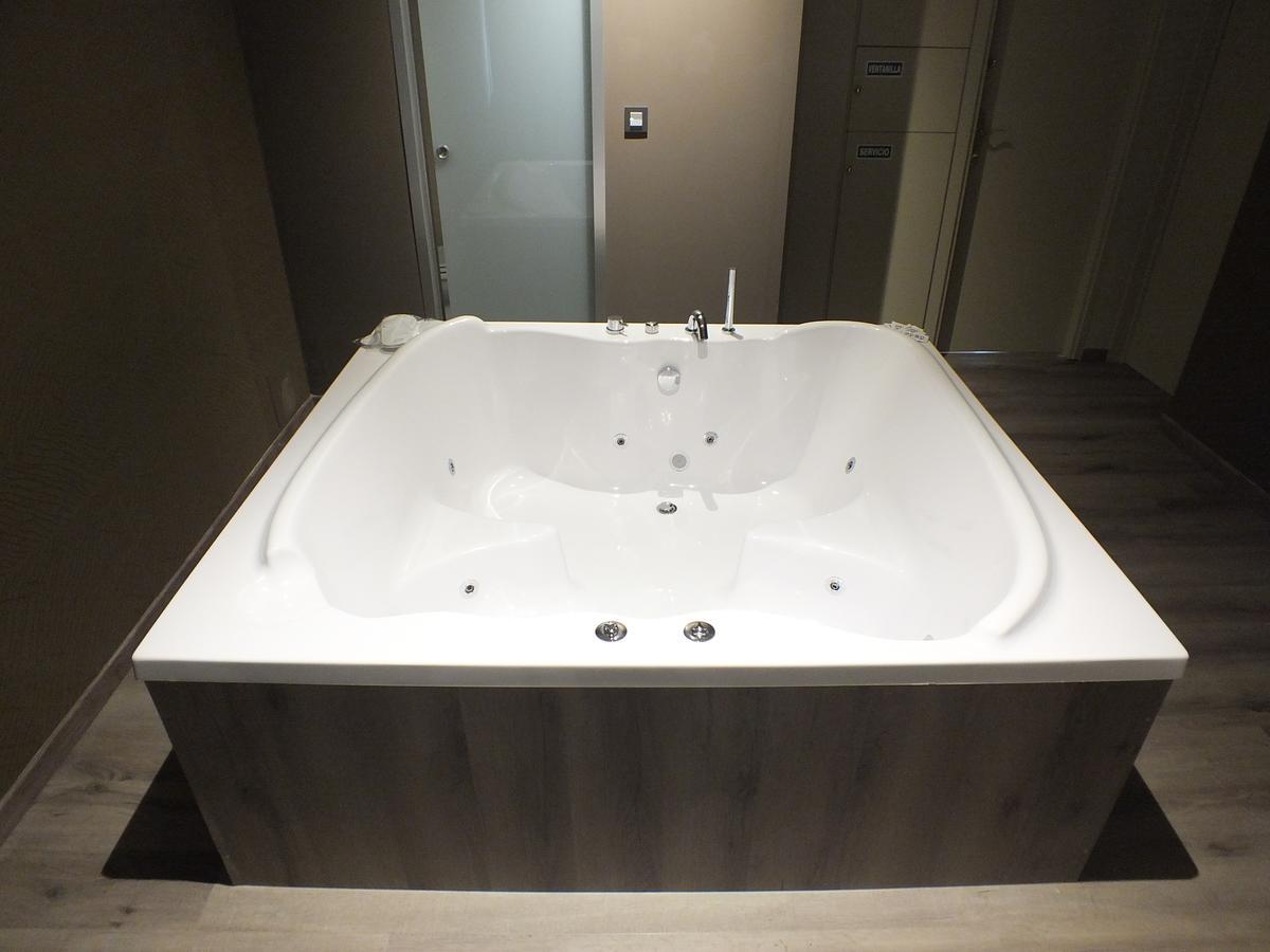 Motel Los Abedules Овиедо Екстериор снимка