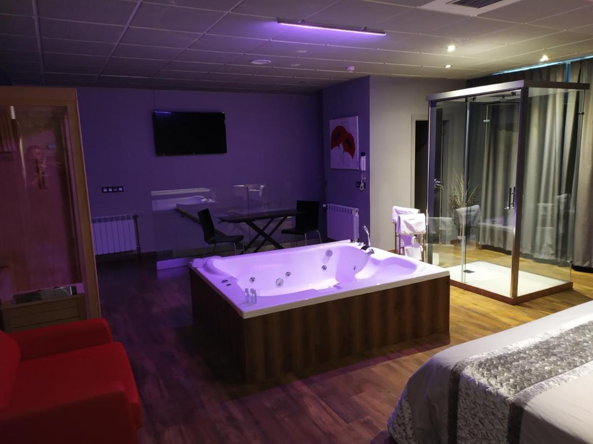 Motel Los Abedules Овиедо Екстериор снимка